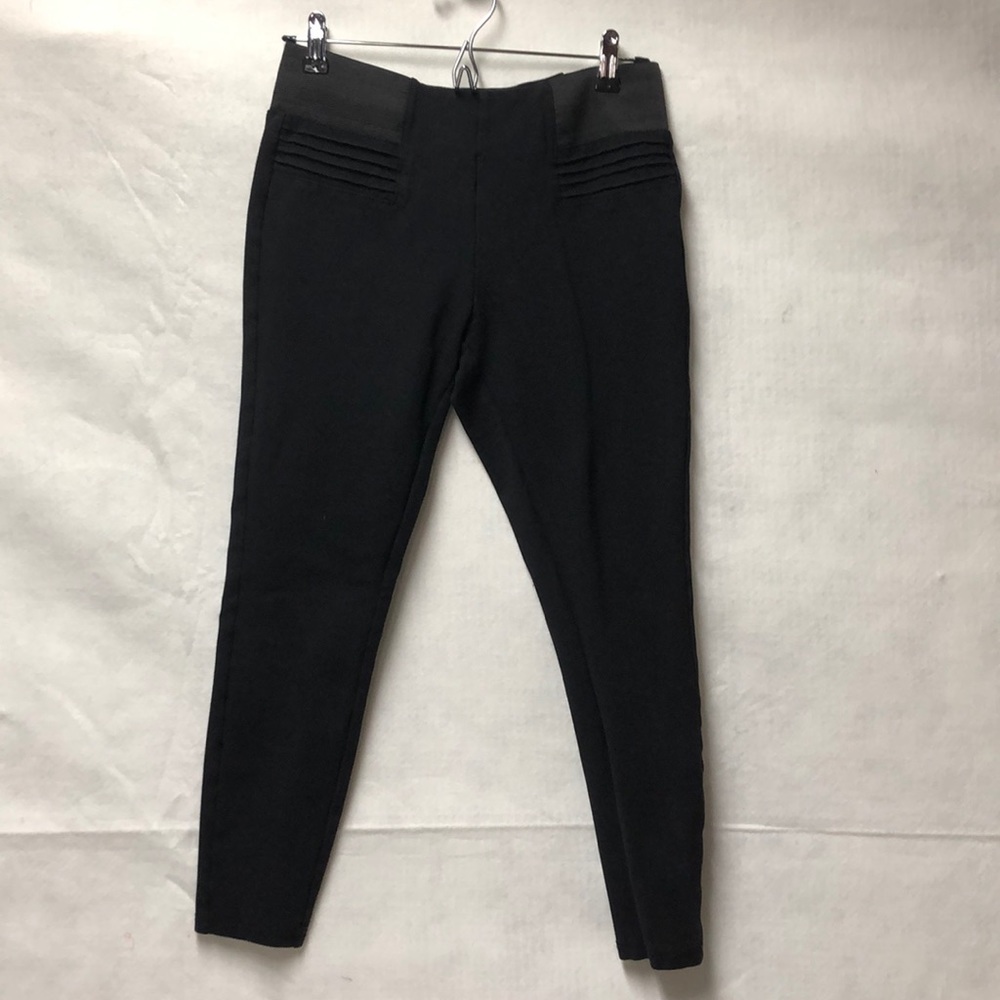 Black stretchy crop leggings
